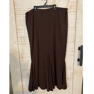 Cato’s brown skirt